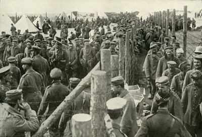 जर्मन कैदी, पिंजरे में प्रवेश करते हुए, 1919। द्वारा अज्ञात