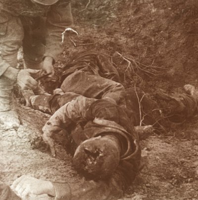 जर्मन निकाय, शैम्पेन, उत्तरी फ्रांस, 1915 द्वारा अज्ञात