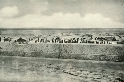स्वेज नहर के किनारे, 1919 में। द्वारा अज्ञात