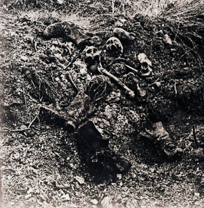 मानव रहता है, c1914-c1918 द्वारा अज्ञात