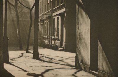 अलमारी कोर्ट में, एक शाही संग्रहालय की साइट पर निर्मित, c1935। द्वारा अज्ञात