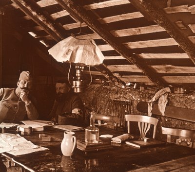 खाइयों में, c1914-c1918 द्वारा अज्ञात