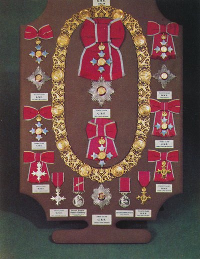 इंसिग्निया ऑफ द ऑर्डर ऑफ द ब्रिटिश एम्पायर, 1953 द्वारा अज्ञात