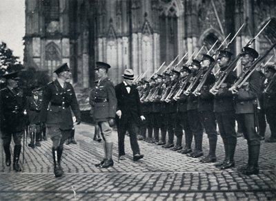 कोलोन कैथेड्रल, 1919, 1945 के चरणों में सैनिकों का निरीक्षण द्वारा अज्ञात
