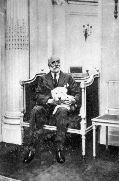 जैक्स डकेट, फ्रांसीसी फैशन डिजाइनर, 1927 द्वारा अज्ञात