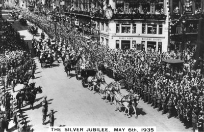 किंग जॉर्ज बनाम सिल्वर जुबली, लंदन, 6 मई, 1935 द्वारा अज्ञात