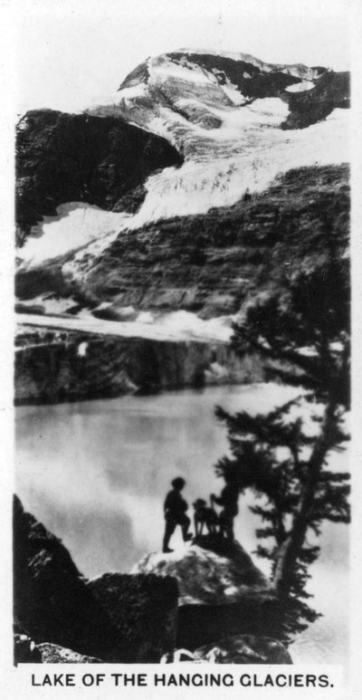 लेक ऑफ़ द हैंगिंग ग्लेशियर, कनाडा, c1920s द्वारा अज्ञात