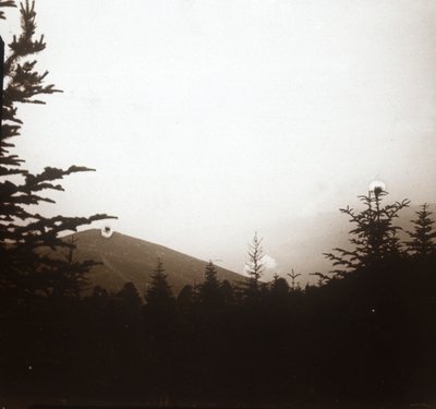 लैंडस्केप, धुएं में दूरी, Alsace, c1914-c1918 द्वारा अज्ञात