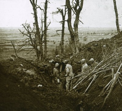 लेस एपरगेस, उत्तरी फ्रांस, 1915। द्वारा अज्ञात