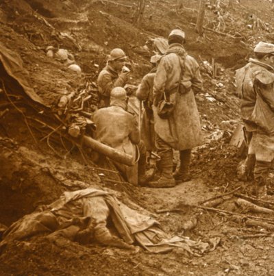द इपर्जेस, उत्तरी फ्रांस, 1915 द्वारा अज्ञात