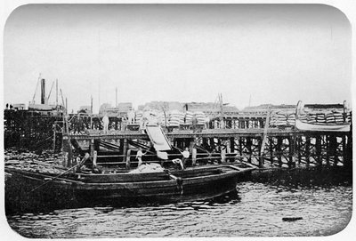 नाइट्रेट्स के साथ लोड हो रहा है, 1911 द्वारा अज्ञात