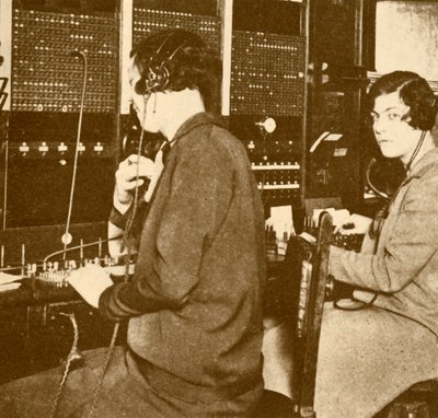 लंदन-न्यूयॉर्क टेलीफोन सेवा, c1930। द्वारा अज्ञात