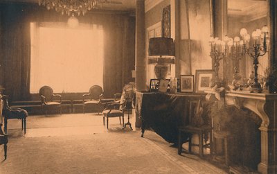1927 में बेल्जियम के ब्रुसेल्स में क्यूबा दूतावास में लुई XVI कक्ष। द्वारा अज्ञात