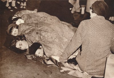1937 में मॉल में आधी रात द्वारा अज्ञात