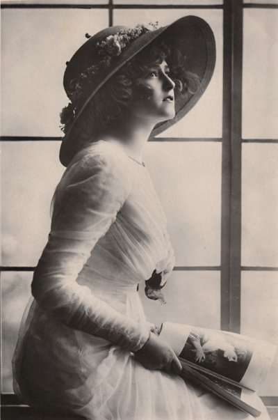 मिस गेब्रियल रे, 1883-1973, c1930। द्वारा अज्ञात