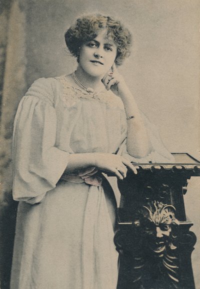 मिस मैरी स्टॉलहोल, 1872-1930, c1930। द्वारा अज्ञात