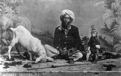 बंदर ट्रेनर, भारत, 20 वीं सदी द्वारा अज्ञात