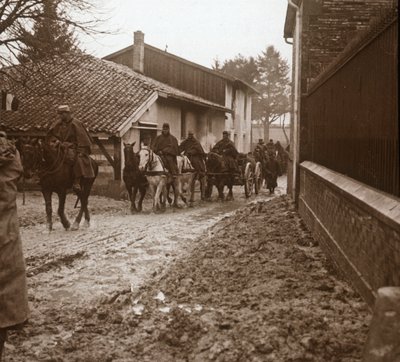 तोपखाने के साथ घुड़सवार फ्रांसीसी सैनिक, c1914-c1918 द्वारा अज्ञात