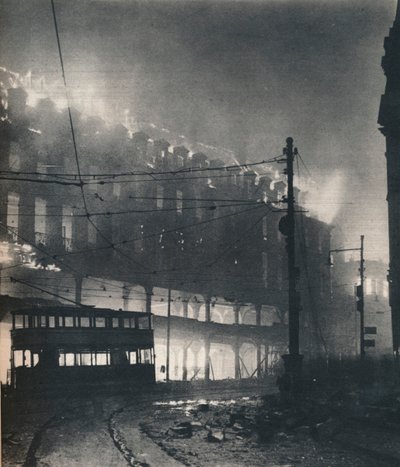 बमबारी के नौ घंटे। जब शेफ़ील्ड की बारी आई तो यह मध्य सर्दियों का था। 1940 1942 द्वारा अज्ञात