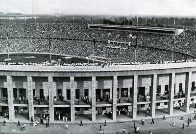 ओलंपिक स्टेडियम, बर्लिन, 1936 द्वारा अज्ञात