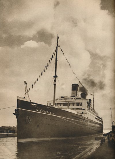सबसे बड़े जहाजों में से एक, सनगार्ड व्हाइट स्टार लाइन, 1936 के स्वामित्व वाले राजसी द्वारा अज्ञात