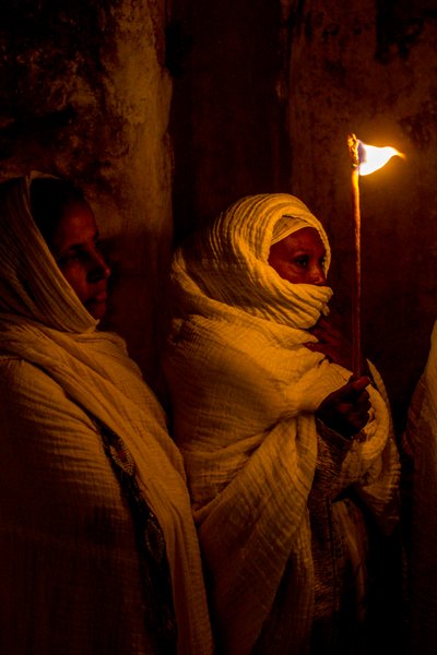 पवित्र सेपुलचर, जेरूसलम, इज़राइल, 2018 के कॉप्टिक खंड में रूढ़िवादी ईस्टर सतर्कता (फोटो) द्वारा अज्ञात