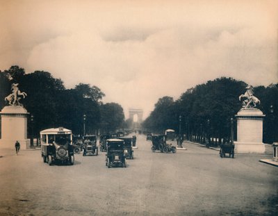 पेरिस। - एवेन्यू डेस चैंप्स-एलिसीस - एलएल, सी 1910। द्वारा अज्ञात