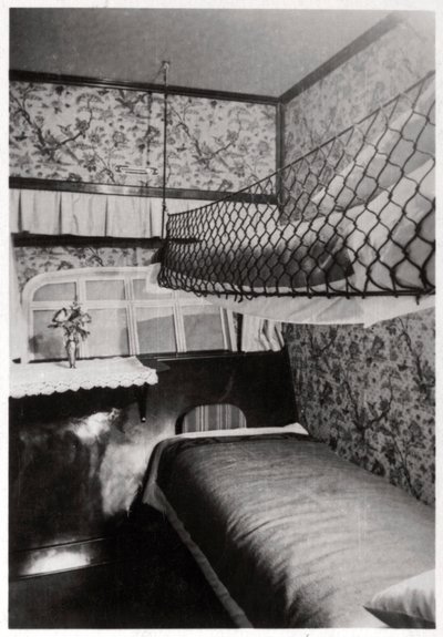 रात में यात्री केबिन, LZ 127 Graf Zeppelin, 1933 द्वारा अज्ञात