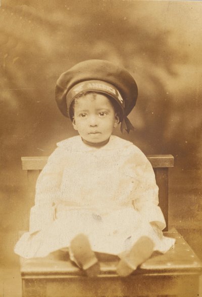 एक छोटे बच्चे की छवि वाला फोटोग्राफिक पोस्टकार्ड, 1918-1930। द्वारा अज्ञात