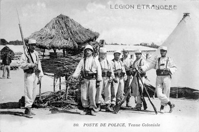 पुलिस स्टेशन, अल्जीरिया, 1910 द्वारा अज्ञात