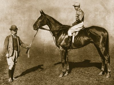 प्रिंस हत्ज़फेल्ड और एस्केटिक्स सिल्वर, 1911। द्वारा अज्ञात