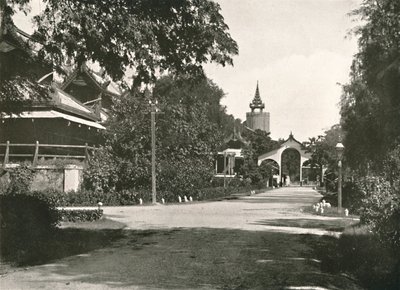 क्वींस वॉच टॉवर, पैलेस, मंडालय, 1900। द्वारा अज्ञात
