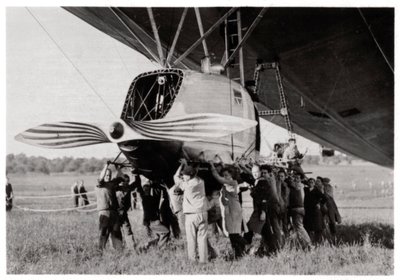 रियर गोंडोला, ज़ेपेलिन एलजेड 127 ग्रेफ़ ज़ेपेलिन, 1933 द्वारा अज्ञात