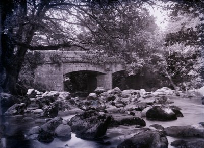 1920 में डेवोन में प्लायमाउथ के पास नदी और पुल। द्वारा अज्ञात