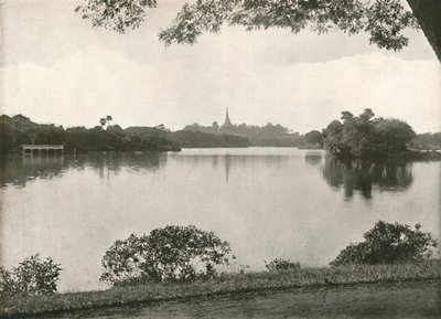 रॉयल लेक, रंगून, 1900। द्वारा अज्ञात