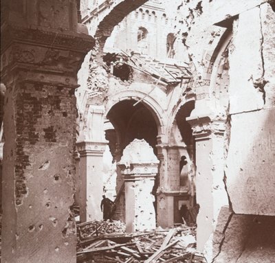 बर्बाद चर्च, अल्बर्ट, उत्तरी फ्रांस, c1914-c1918 द्वारा अज्ञात