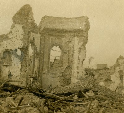 बर्बाद चर्च, कॉम्बल, उत्तरी फ्रांस, c1914-c1918 द्वारा अज्ञात