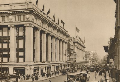 Selfridges और पुरानी ऑक्सफोर्ड स्ट्रीट की दुकानों के अंतिम भाग जो इमारत से घिरा हुआ था, c1935। द्वारा अज्ञात