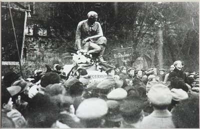 कोल्ट्सोव रज़िन स्मारक समर्पण, 1918 में सर्गेई यसिन द्वारा अज्ञात