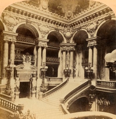 ग्रैंड ओपेरा हाउस, पेरिस, फ्रांस में सीढ़ी, c1900। द्वारा अज्ञात