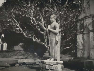 रुवानवाली-दगोबा, अनुराधापुरा, 1926 के पास पत्थर की आकृति द्वारा अज्ञात