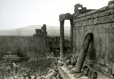 Bacchus का मंदिर, बालबेक, लेबनान, c1920s-c1930s द्वारा अज्ञात