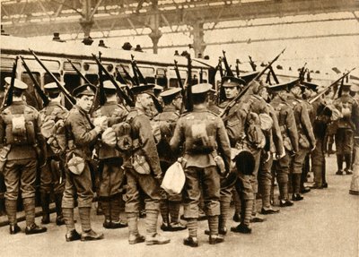 समर कैंप के टेरिटोरियल - वाटरलू, 1914-1918, 1933 में टेरियर्स का प्रवेश। द्वारा अज्ञात