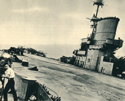 द आर्क इज़ हिट एट लास्ट, 1941, 1942। द्वारा अज्ञात