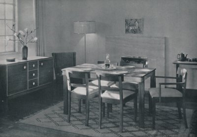भोजन कक्ष - अखरोट और गूलर का फर्नीचर, 1942। द्वारा अज्ञात