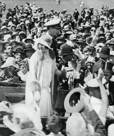 ड्यूक और डचेस ऑकलैंड, 1927, 1937 में भीड़ द्वारा जुटाए गए द्वारा अज्ञात