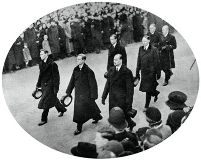 द ड्यूक ऑफ यॉर्क और उनके भाई किंग जॉर्ज बनाम अंतिम संस्कार के जुलूस, 1936, 1937 में द्वारा अज्ञात