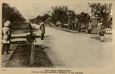 द मॉल, रावलपिंडी - डिस्टेंस में टूवर्ड लॉकहार्ट्स मेमोरियल, c1918-c1939। द्वारा अज्ञात