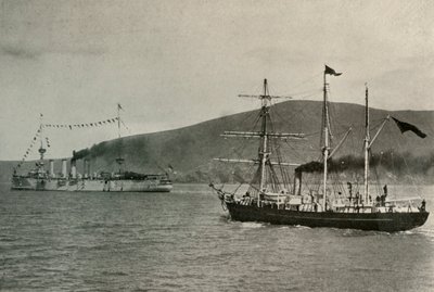 निम्रोड पासिंग एचएमएस पावरफुल, ... लिटलटन हार्बर में, 1 जनवरी 1908, 1909। द्वारा अज्ञात