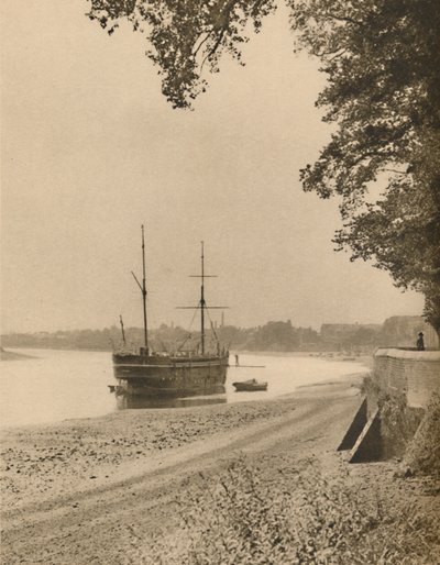 द ओल्ड स्टॉर्क ऑन हर मूरिंग्स ऑफ चिसविक मॉल, c1935। द्वारा अज्ञात
